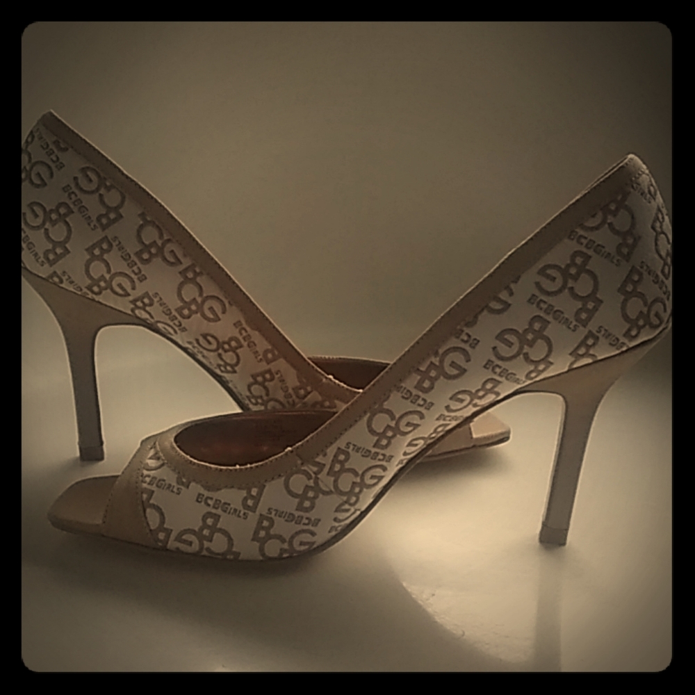 BCBGirls awesome heels size 6.5